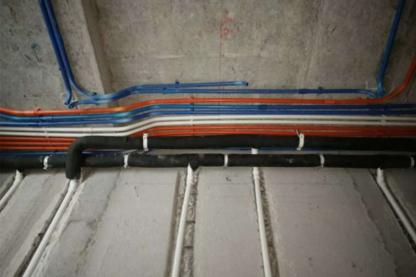 因?yàn)槎媚愕男枨?，所以我們不斷?chuàng)新