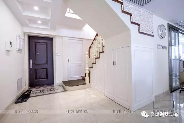 西城上筑現(xiàn)代簡約門廳裝飾 西城上筑現(xiàn)代簡約門廳裝飾效果圖