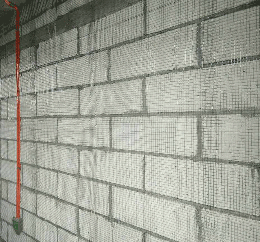 天鵝堡別墅現場裝修防護網