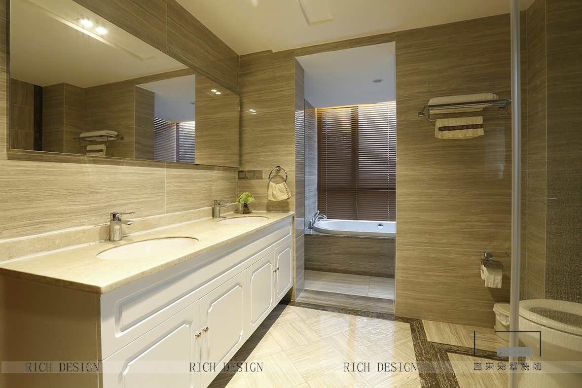 水榭春天現(xiàn)代別墅衛(wèi)浴裝飾效果圖 水榭春天現(xiàn)代別墅衛(wèi)浴裝飾實(shí)景圖