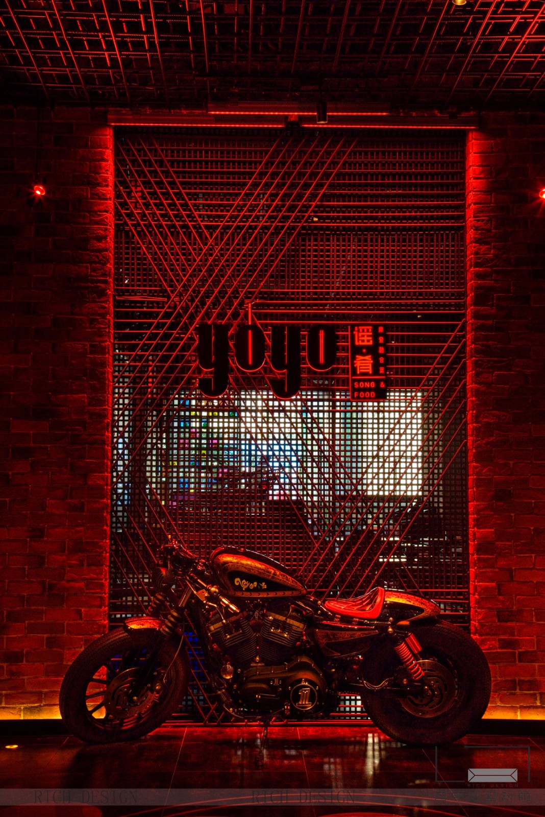 現(xiàn)代音樂(lè)餐廳裝潢裝飾角度實(shí)景圖 現(xiàn)代音樂(lè)餐廳裝潢裝飾角度實(shí)景圖