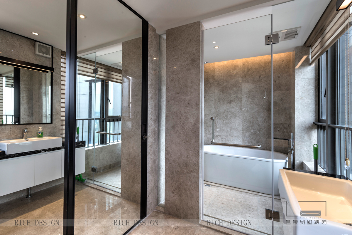 博林天瑞衛(wèi)浴裝修實(shí)景圖 博林天瑞衛(wèi)浴裝修實(shí)景圖