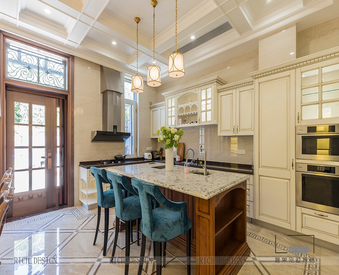 歐式九號公館別墅廚房吧臺裝修實景圖 歐式九號公館別墅廚房吧臺裝修實景圖