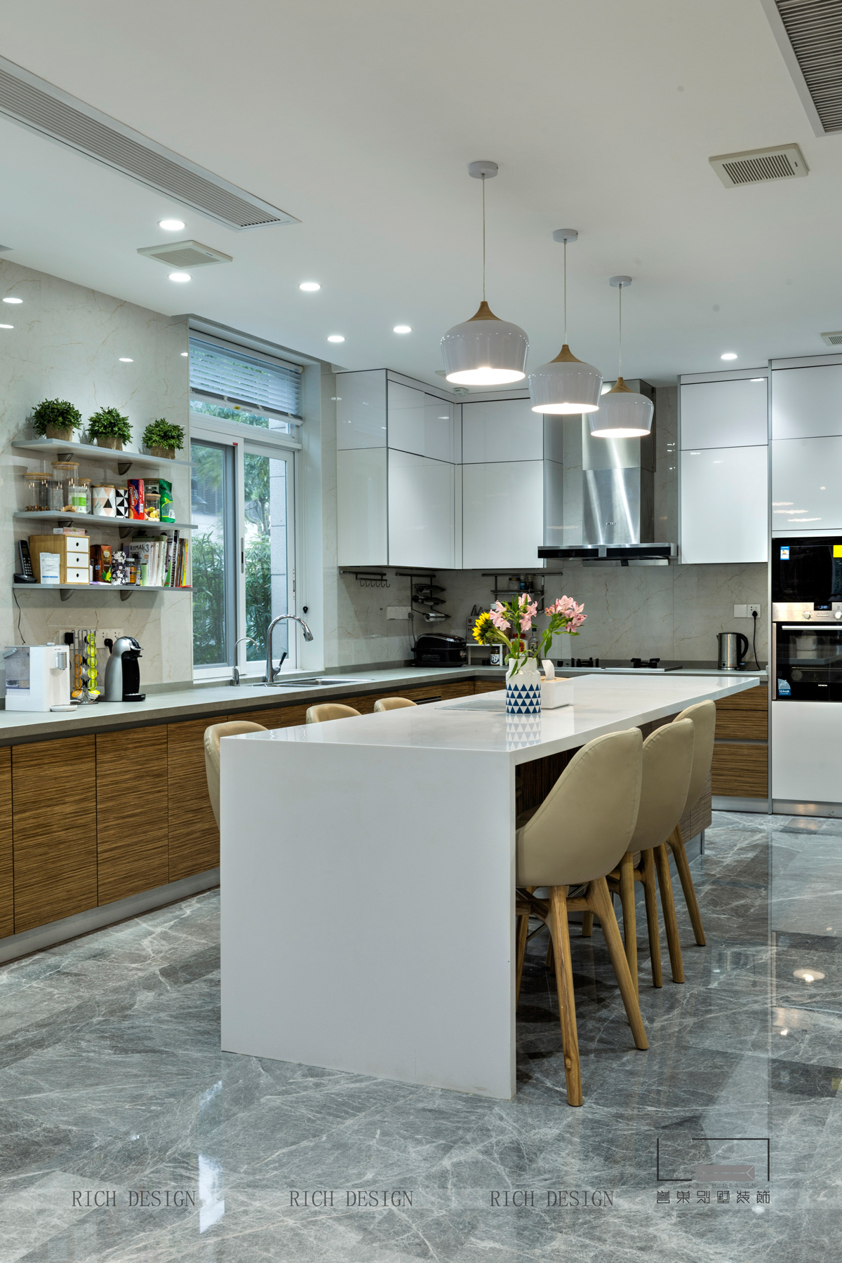 東逸灣現(xiàn)代裝修實(shí)景圖 東逸灣現(xiàn)代裝修實(shí)景圖