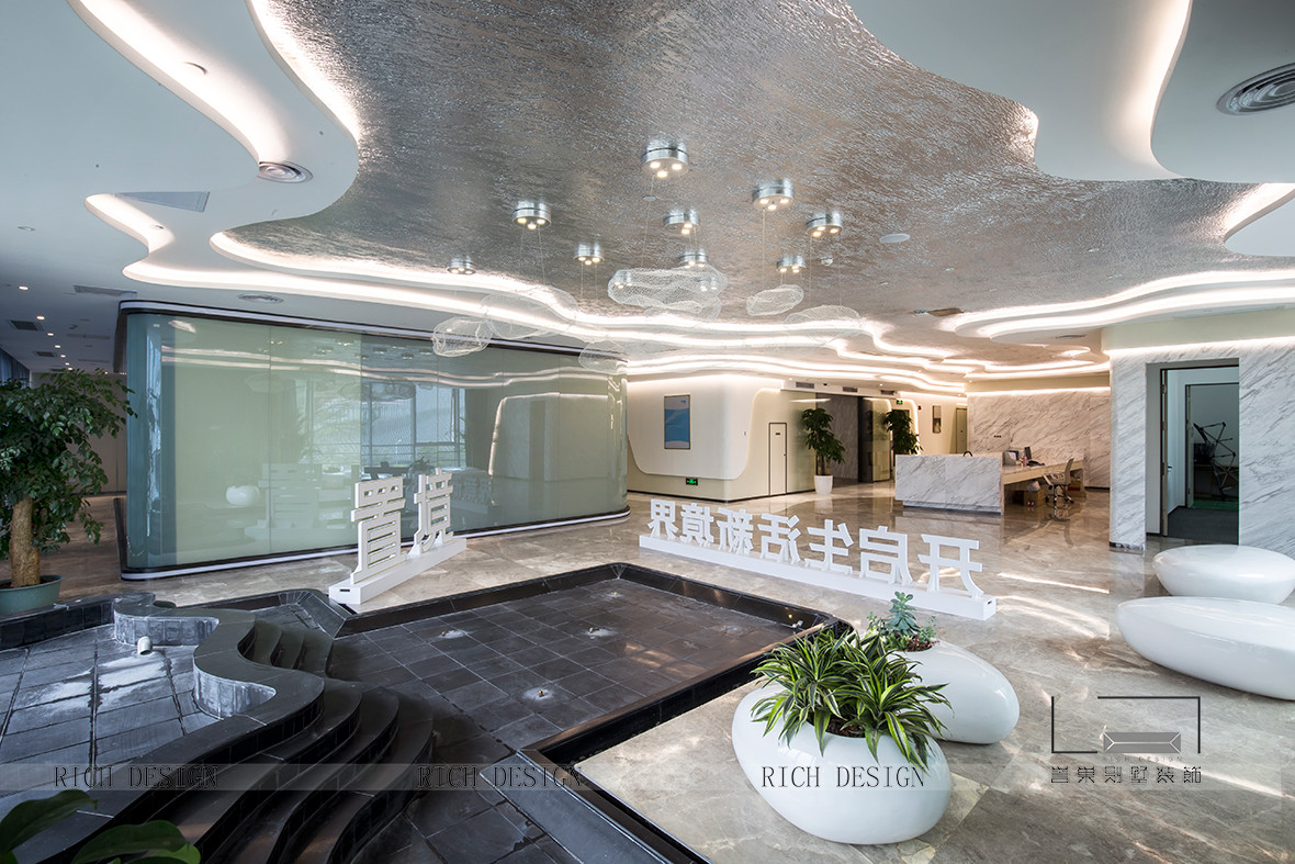 星河world現(xiàn)代風格大廳實景圖