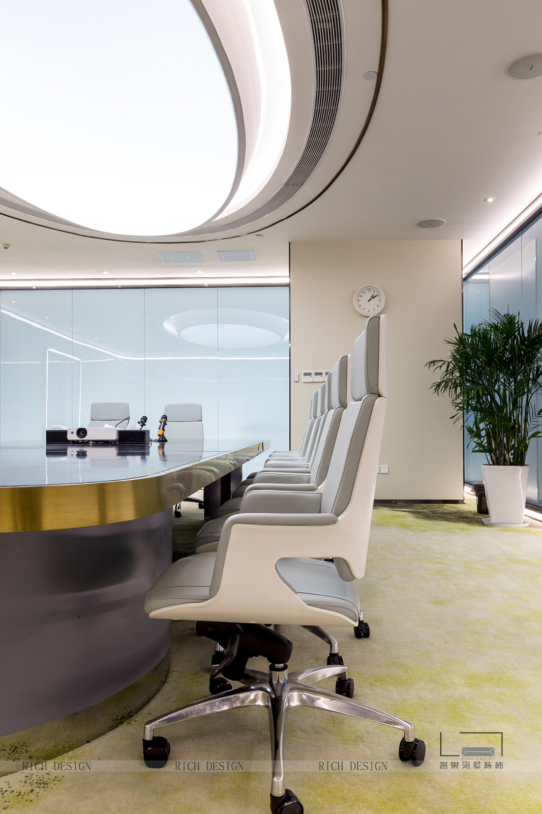 星河world現(xiàn)代風格會議室一角實景圖